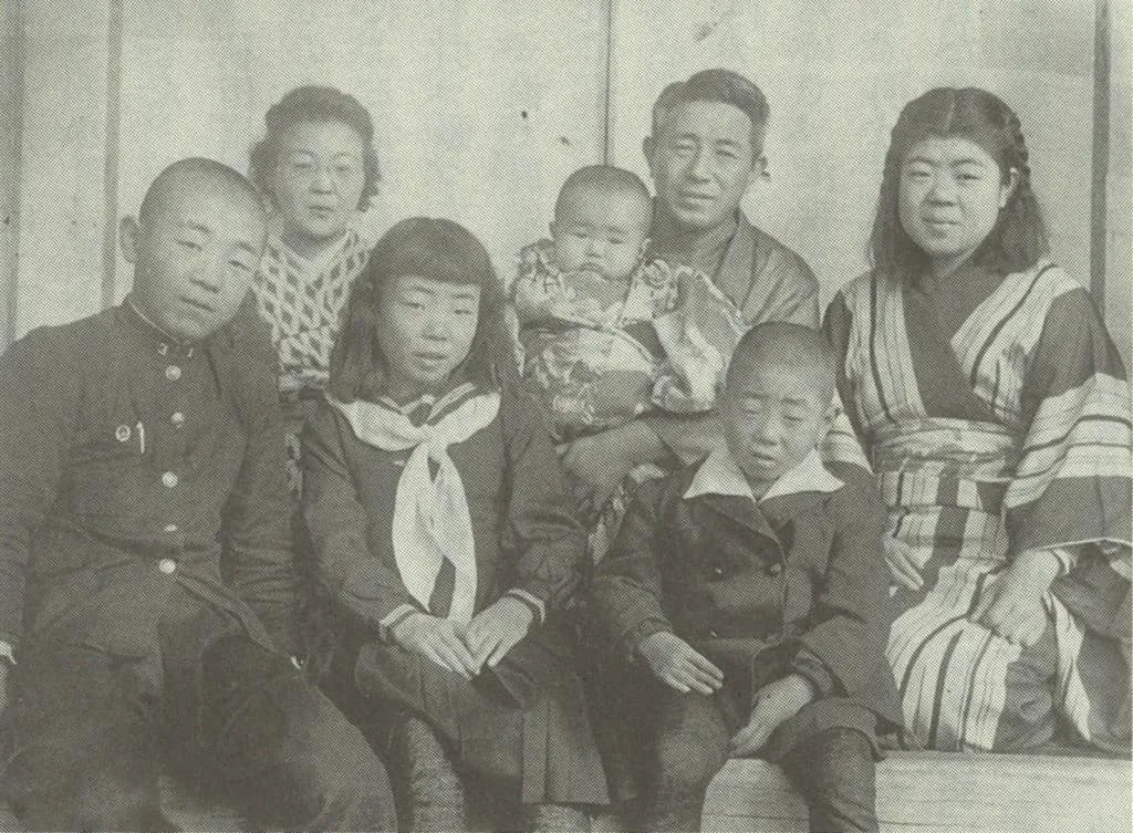Shortly after birth, at Hitachi company housing

(From left in back row) Mother Akiko, Yukihisa, Father Kozo, Sister Seiko

(From left in front row) Brother Toyohisa, Sister Noriko, Brother Akio