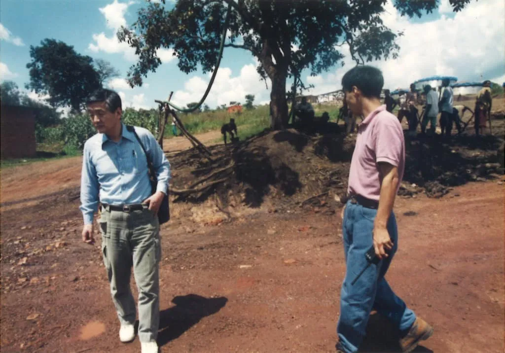 1995 Inspecting the well-digging project for Rwandan refugees by the Association for Aid and Relief in Tanzania