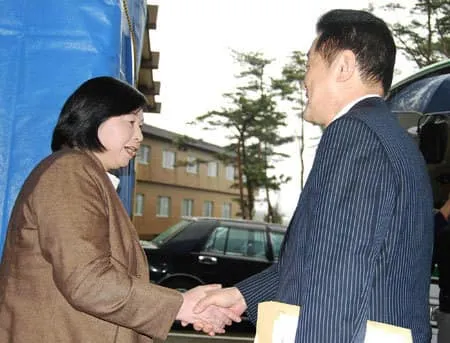2009 Encouraging abduction victim Hitomi Soga as Chairman of the Special Committee on Abduction Issues in the House of Councillors (Sado Island)